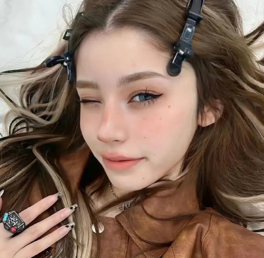 小鼓女